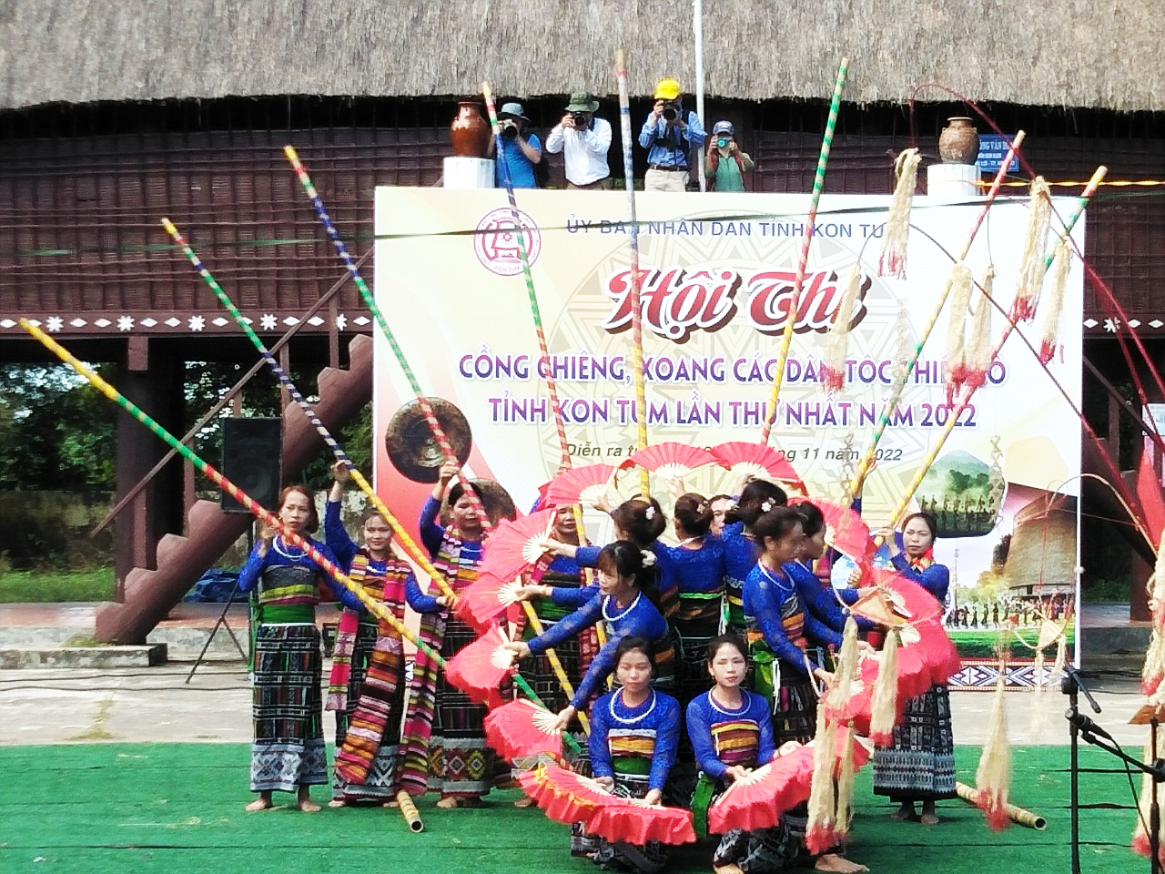 Đoàn nghệ nhân huyện Ia H'Drai tham gia hội thi cồng, chiêng, xoang tỉnh Kon Tum năm 2022