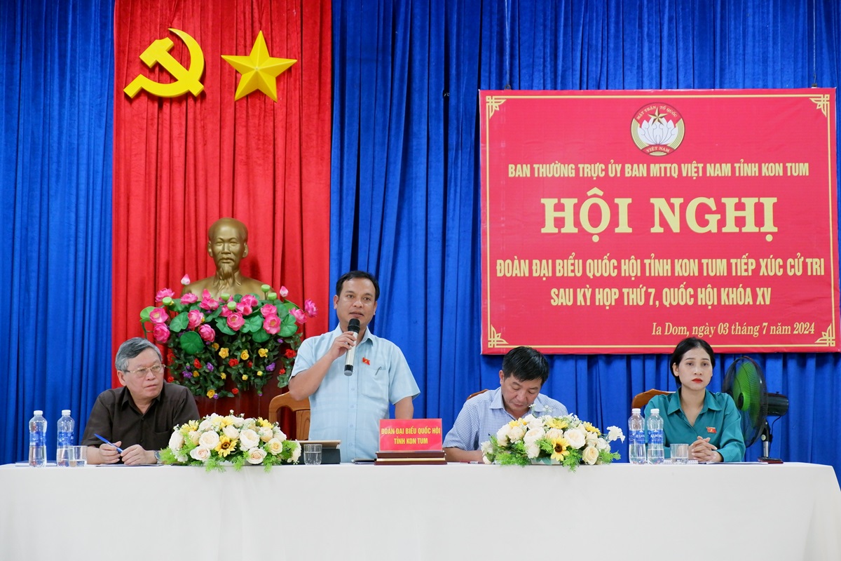 Đoàn ĐBQH tỉnh tiếp xúc cử tri sau Kỳ họp thứ 7, Quốc hội khóa XV tại huyện Ia H’Drai