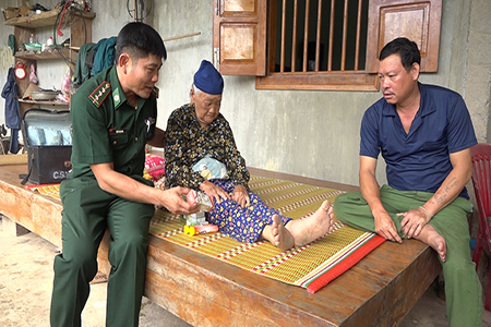 Chung tay chăm lo cho người có công