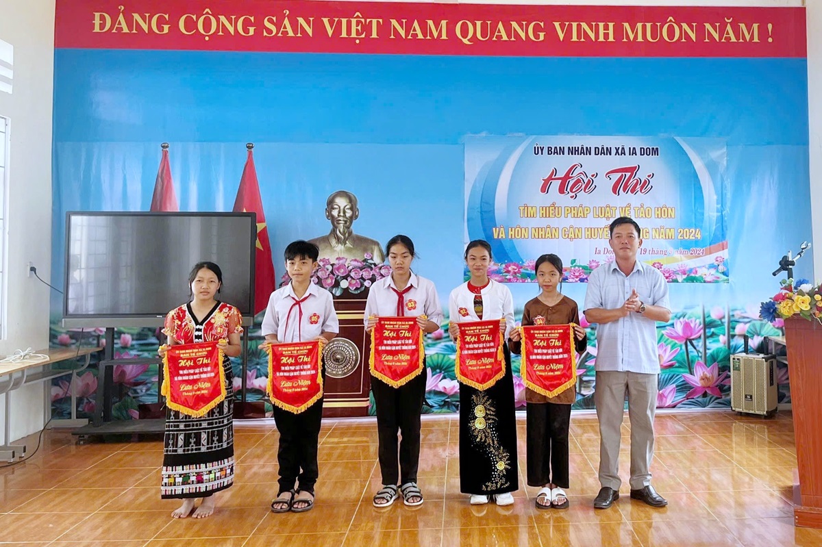 Ia Dom: Hội thi tìm hiểu pháp luật về tảo hôn và hôn nhân cận huyết thống năm 2024